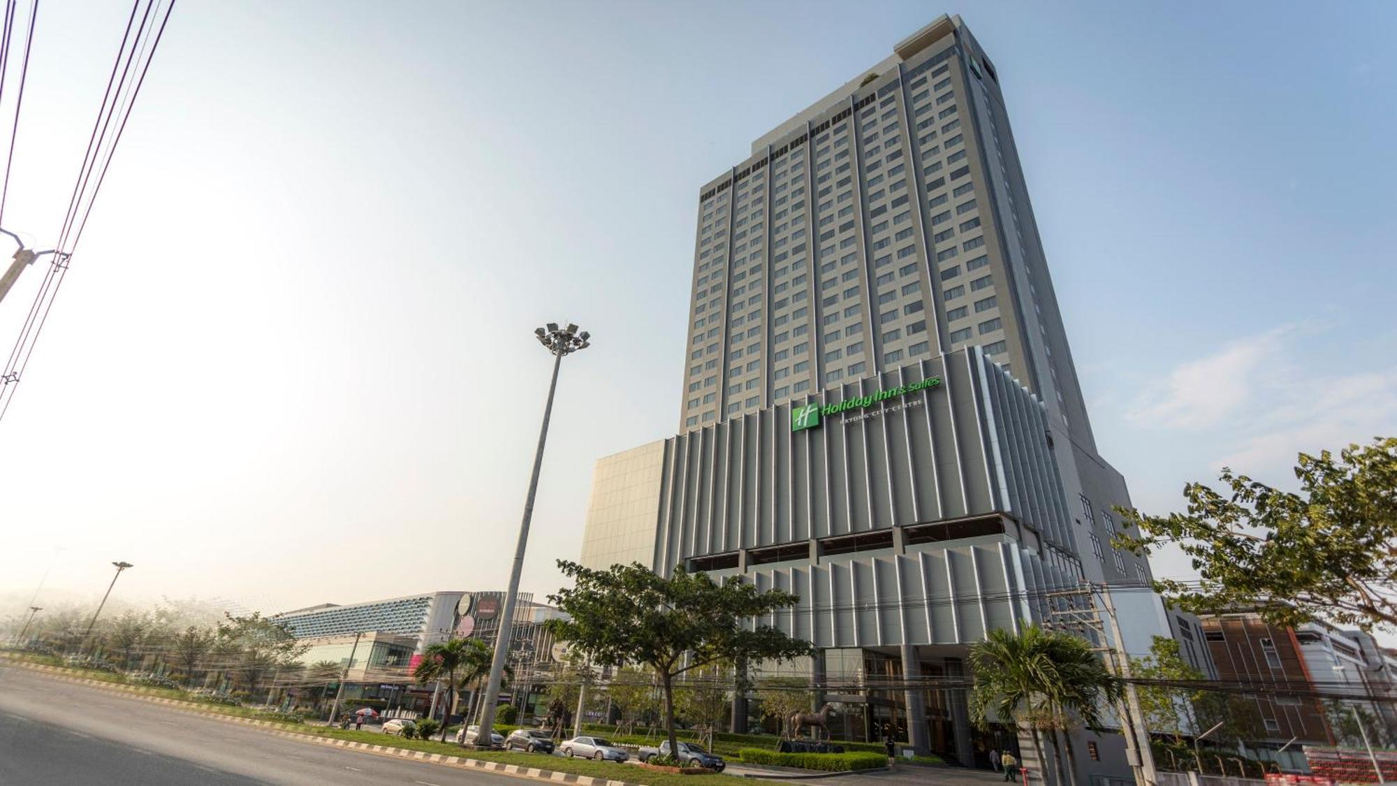 & Centre By Ihg Отель Районг
