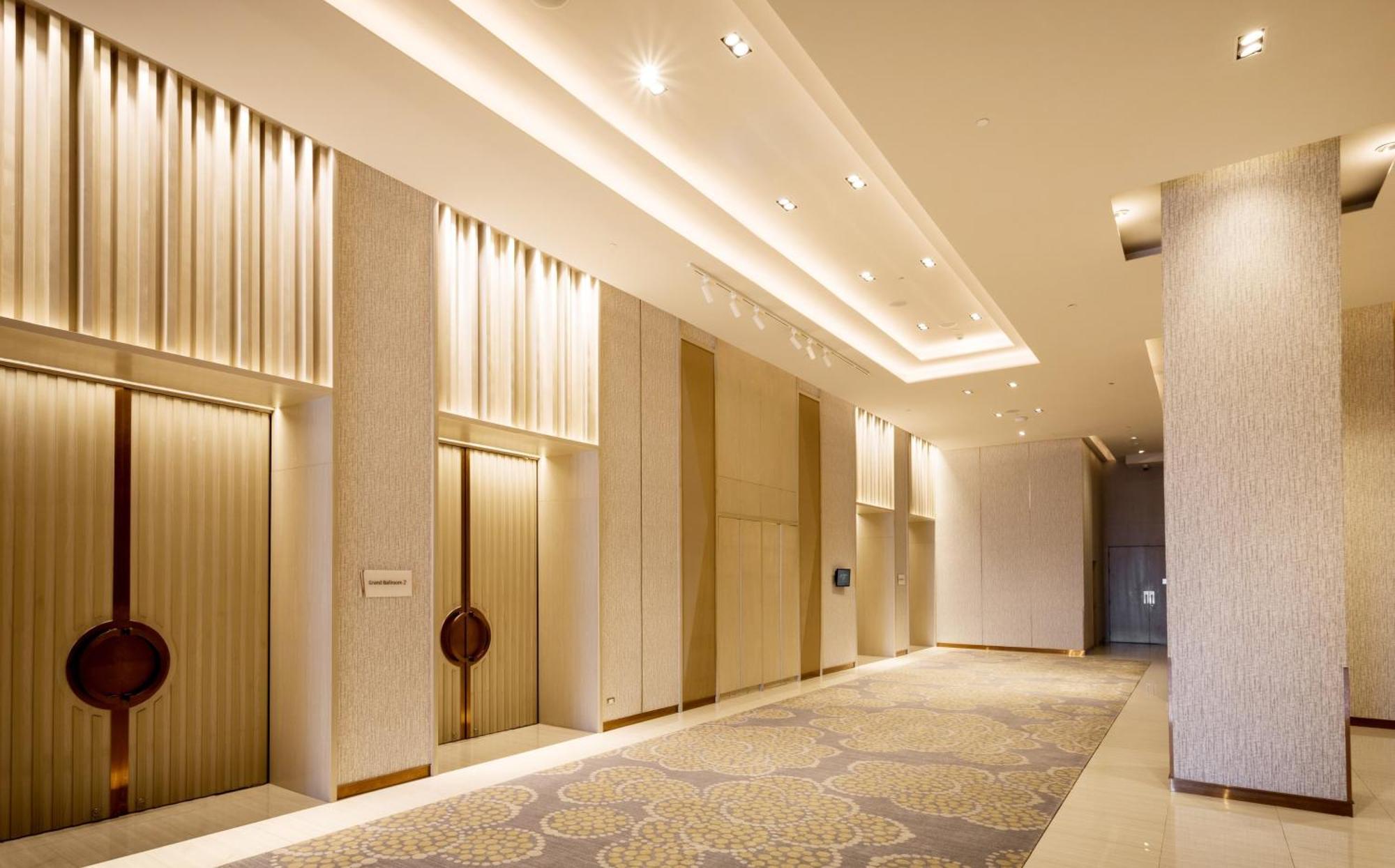 & Centre By Ihg Районг