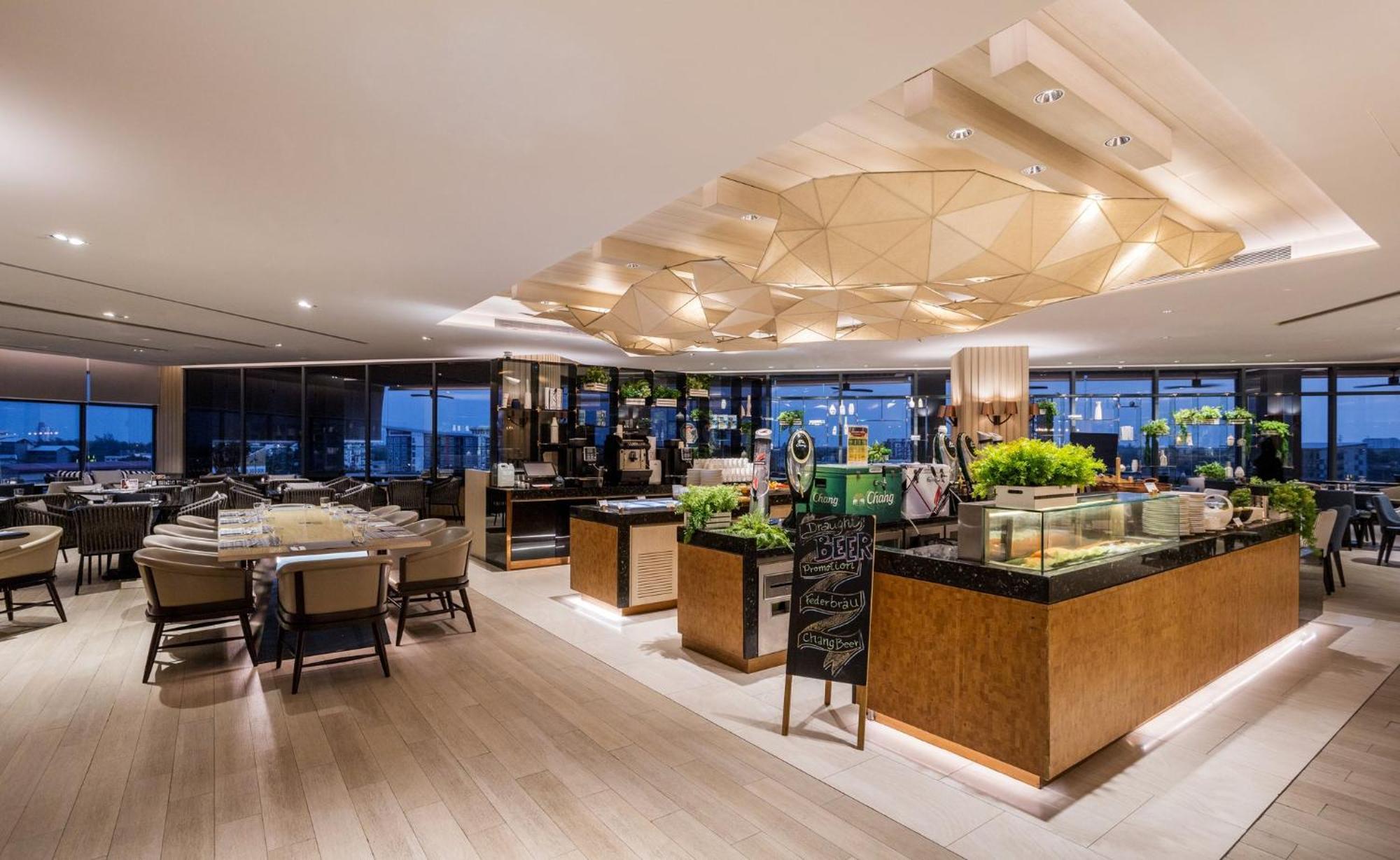 & Centre By Ihg Районг