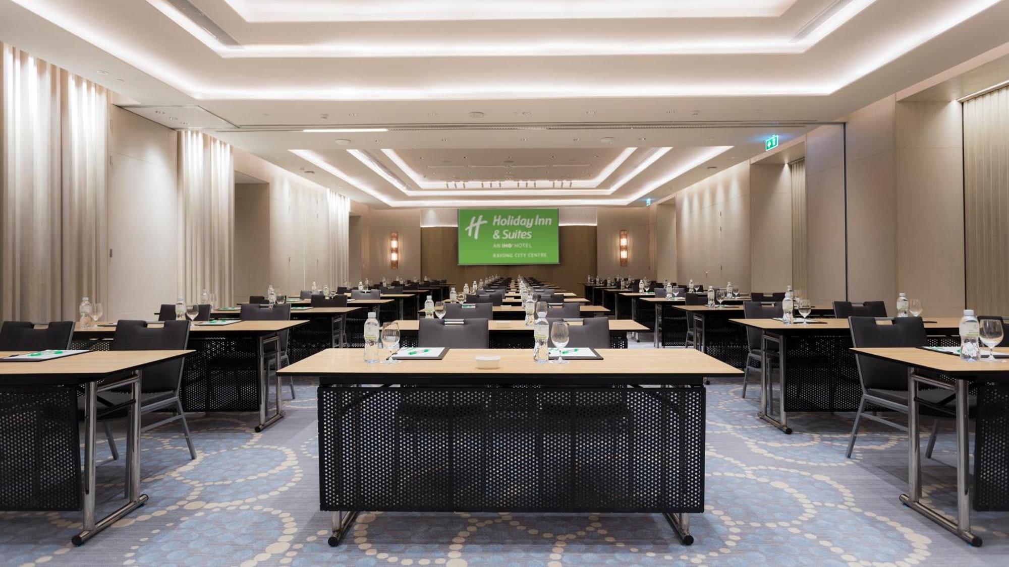 & Centre By Ihg Районг