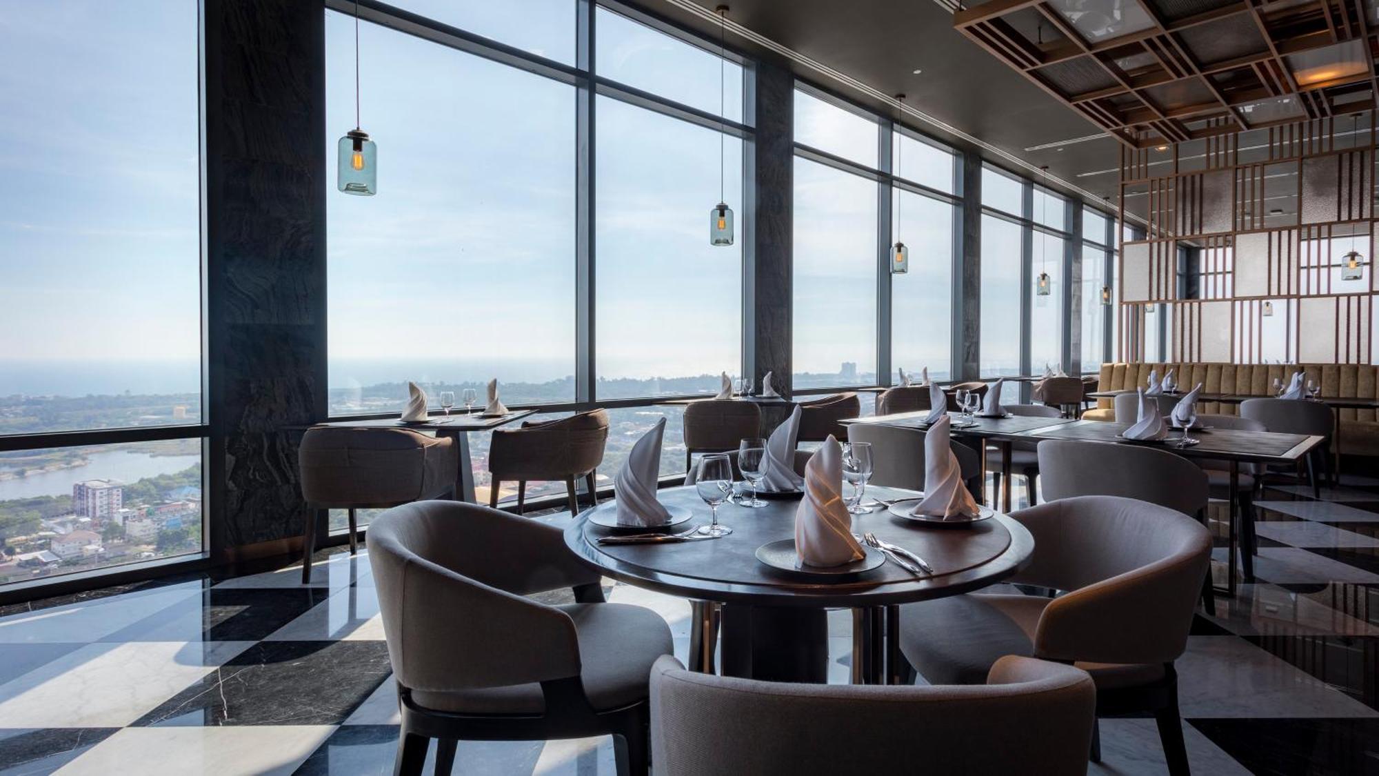 Отель & Centre By Ihg