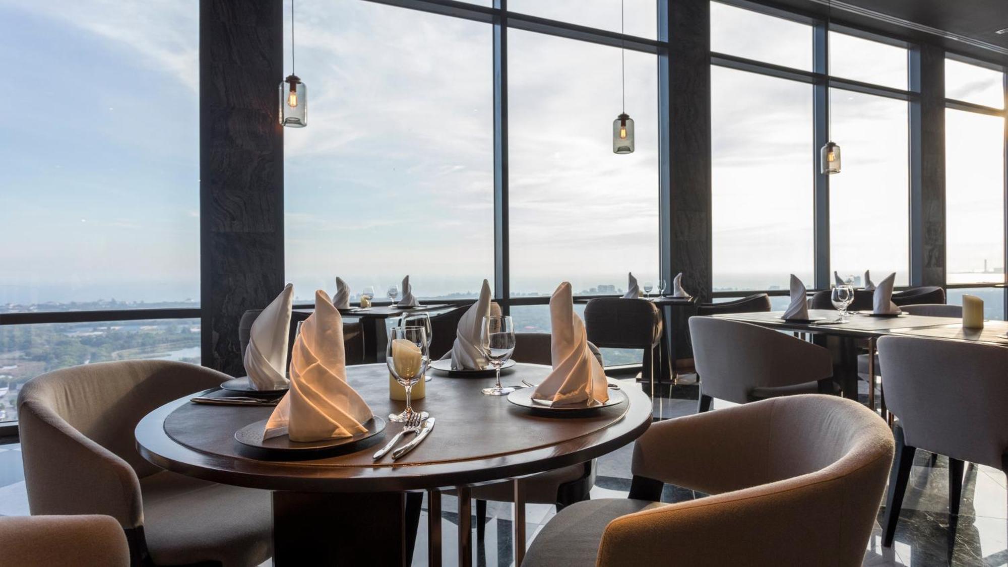 & Centre By Ihg Отель 5*