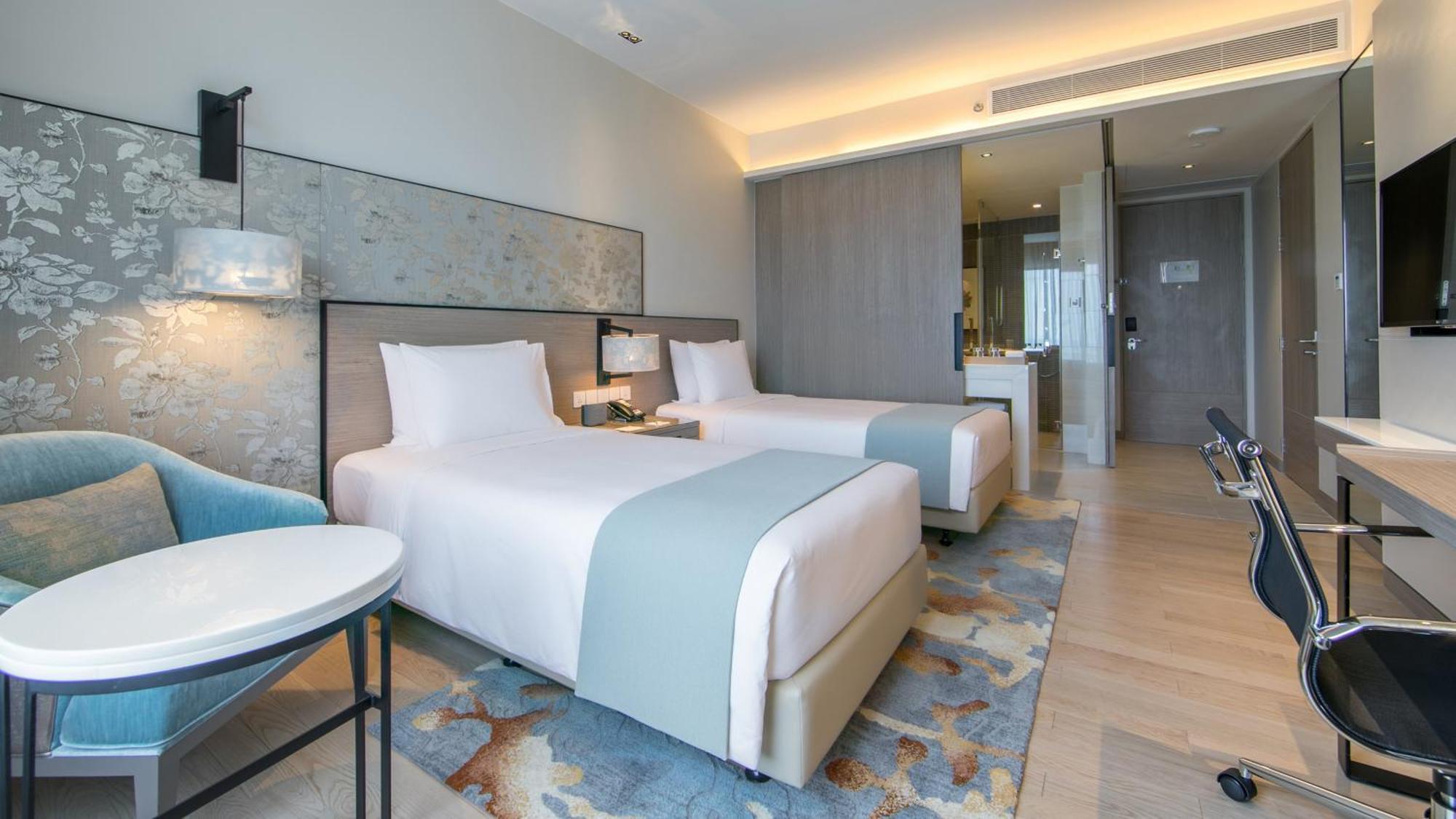 Отель & Centre By Ihg 5*