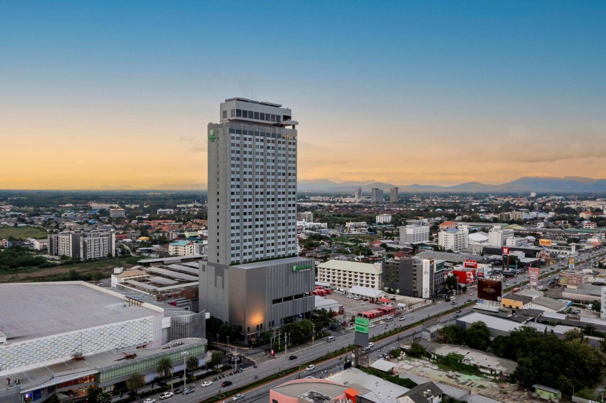 & Centre By Ihg Районг