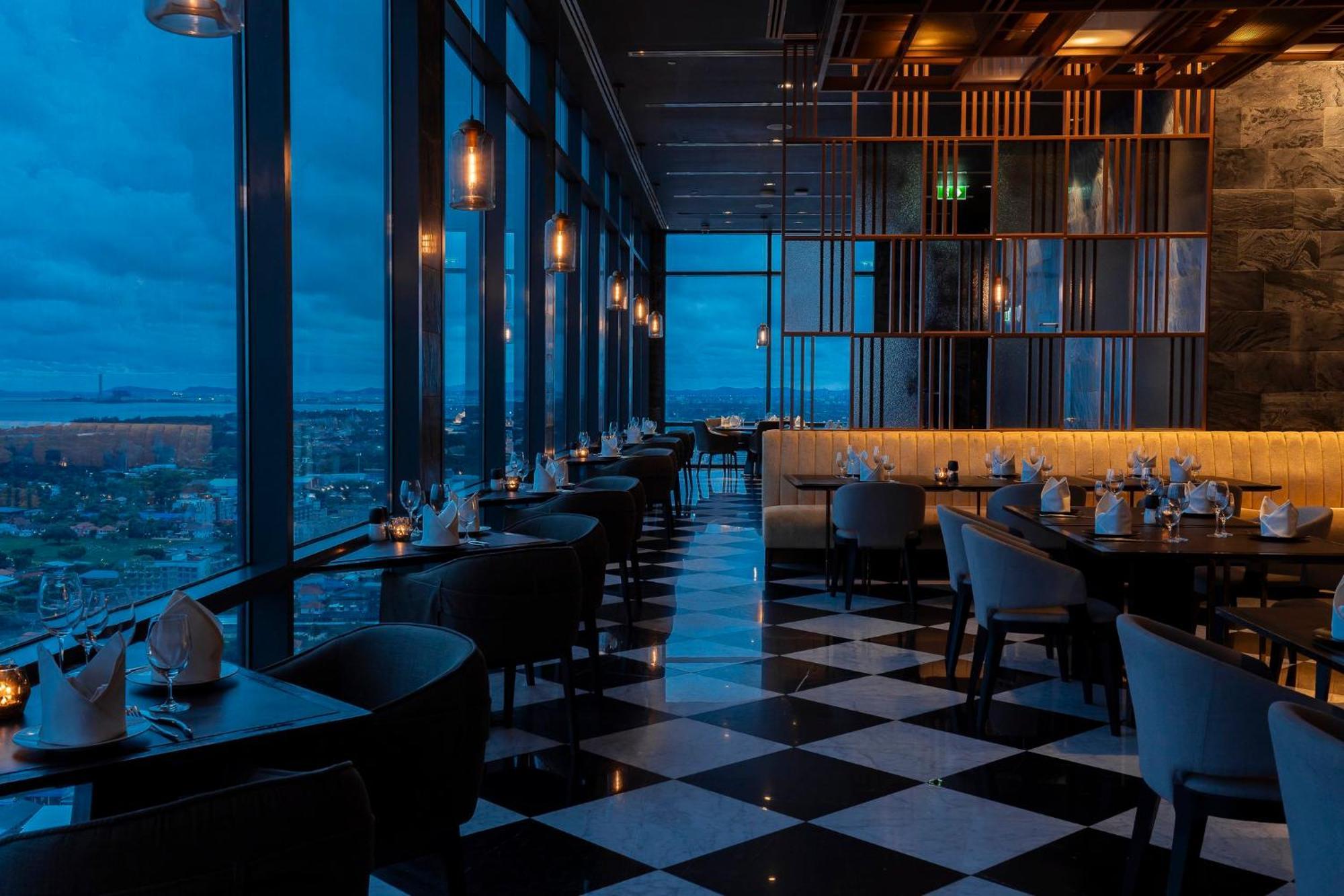 & Centre By Ihg 酒店 罗勇