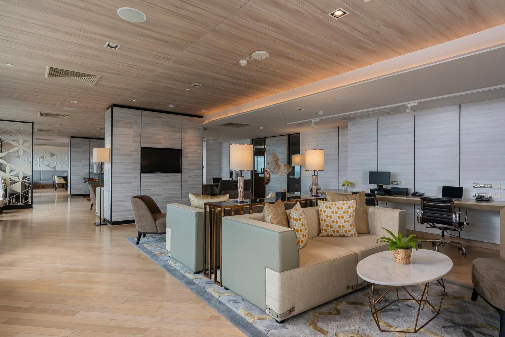 Отель & Centre By Ihg