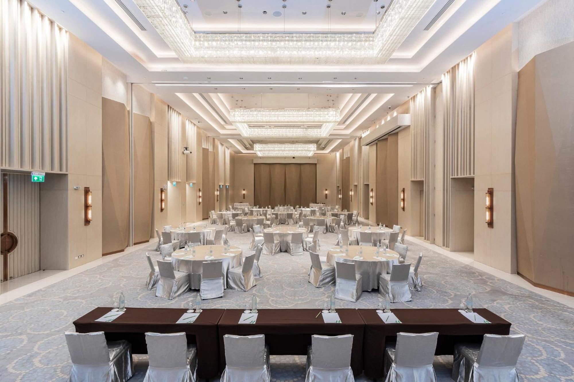& Centre By Ihg Районг