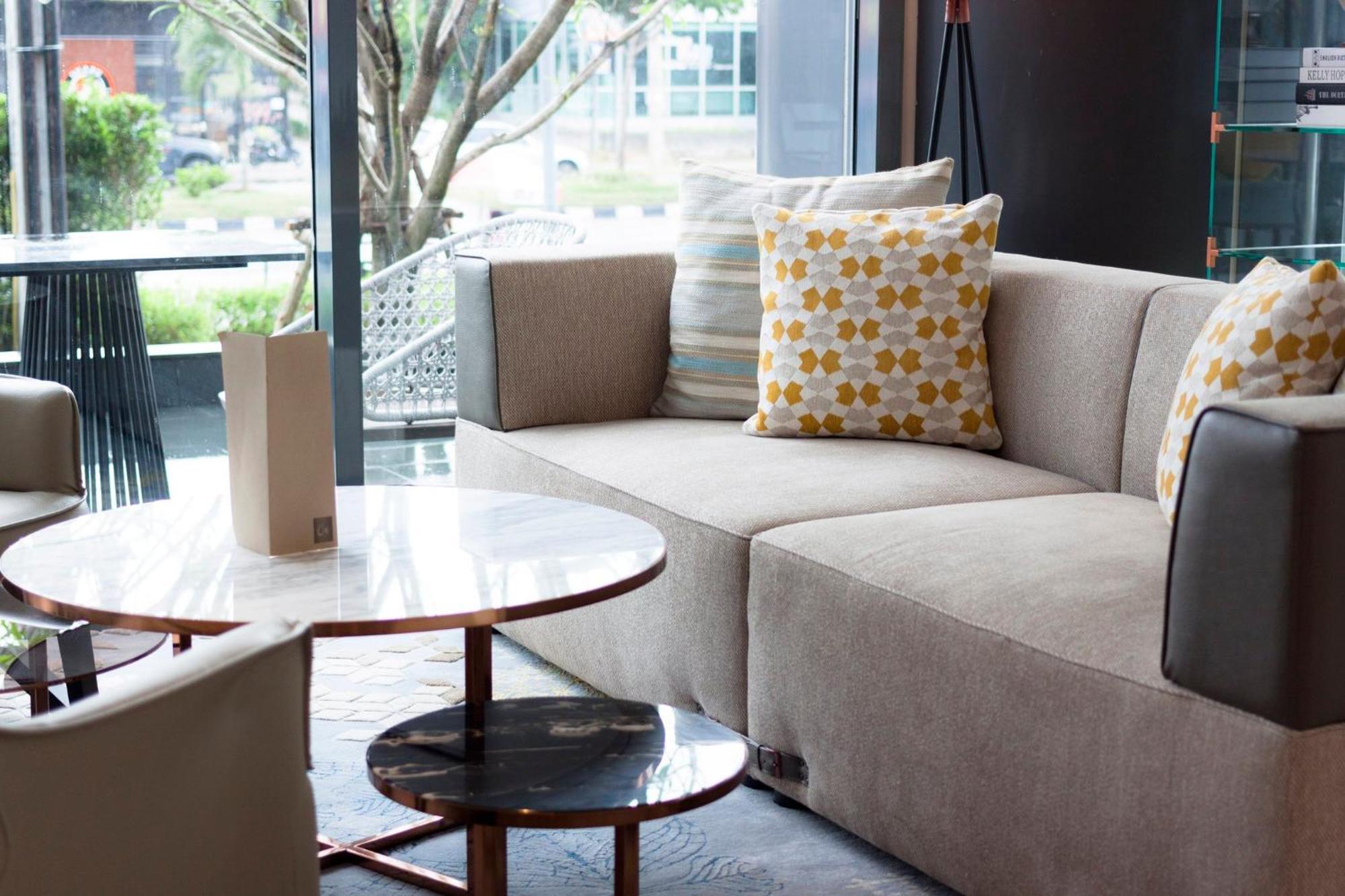 & Centre By Ihg 酒店 罗勇